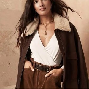 🎀 V-neck Surplice Top 🎀